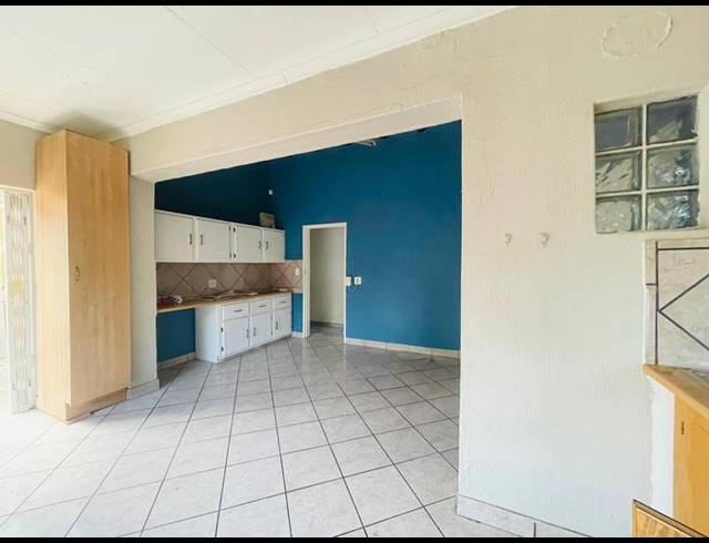 6 BEDROOM HOUSE FOR SALE IN NEW STATE AREA